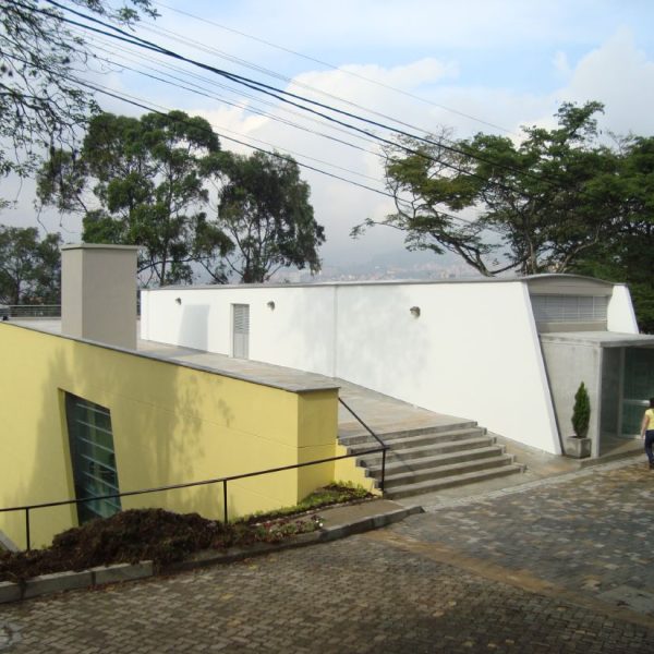 biblioteca-colegio-mayor-de-antioquia-3
