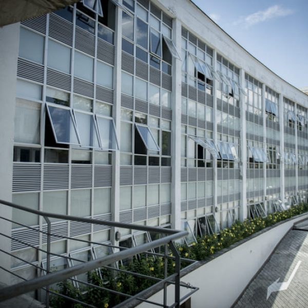 bloque-academico-colegio-mayor-de-antioquia-fachada-1
